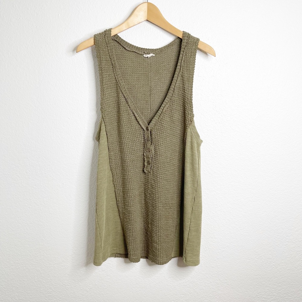 POL Olive Green Waffle Knit Henley Tank Top Mixed Media Womens Medium